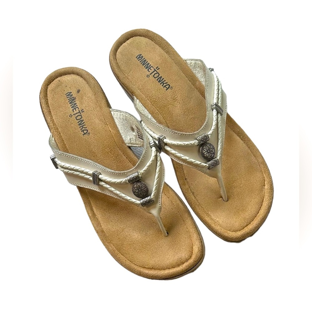 Minnetonka white leather Silverthorne flip-flop sandal thong, women 9